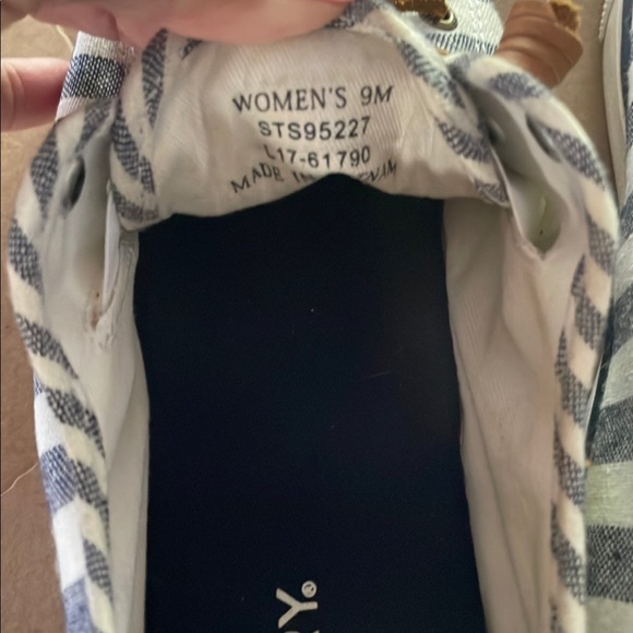 Sperry topsiders, super cute and comfy. - Picture 3 of 8